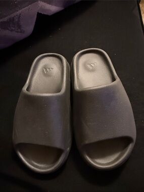 Black yezzy Slide Sandals